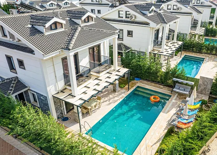 4 Bedroom Holiday Villa In Hisaroenue Oeluedeniz- Gold Rose